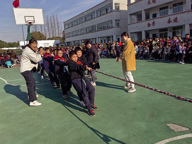 运动会拔河（团结）.jpg