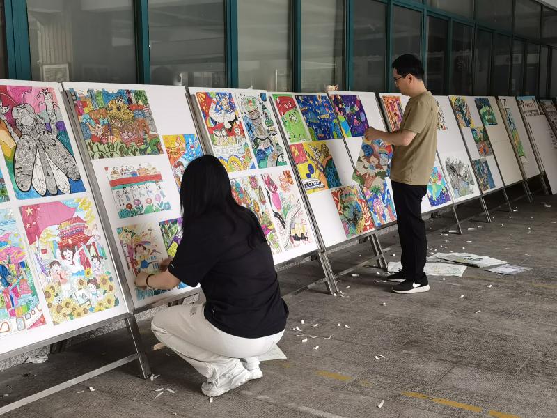 5.29艺术节布展.jpg 5.29艺术节布展.jpg