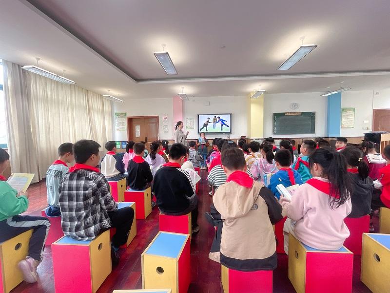 张建英1.jpg 张建英1.jpg