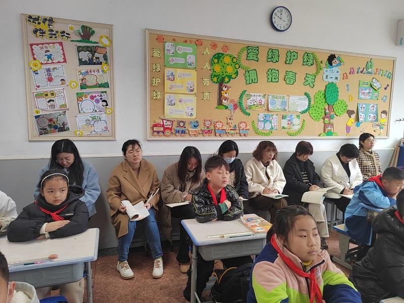 郝梦霞2.jpg 郝梦霞2.jpg