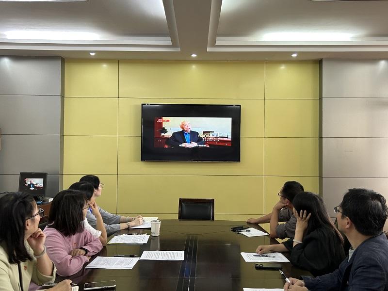 观看视频.JPG 观看视频.JPG