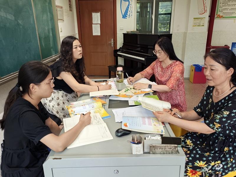 集体备课1.jpg 集体备课1.jpg