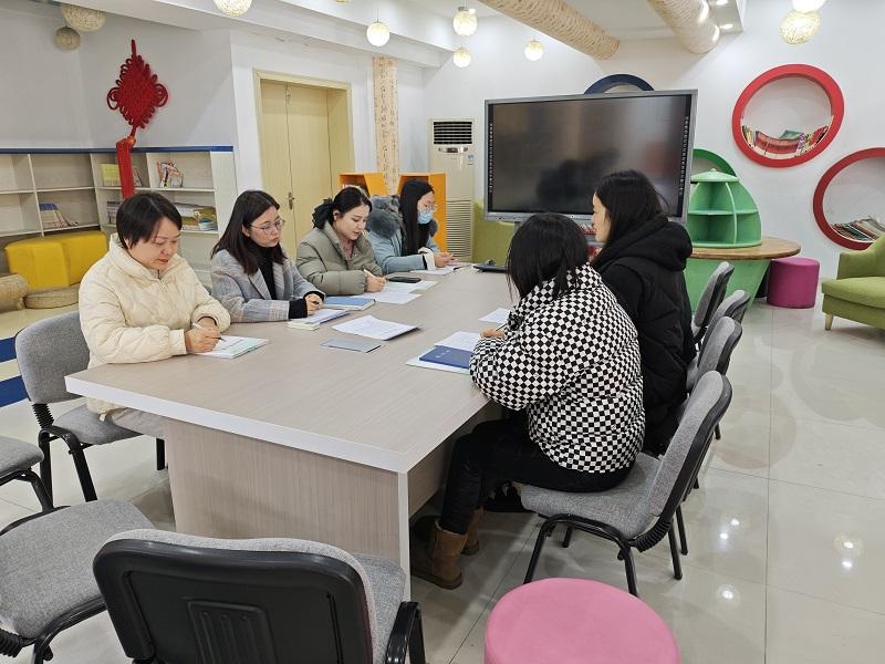 单元概览集体研讨2.jpg 单元概览集体研讨2.jpg