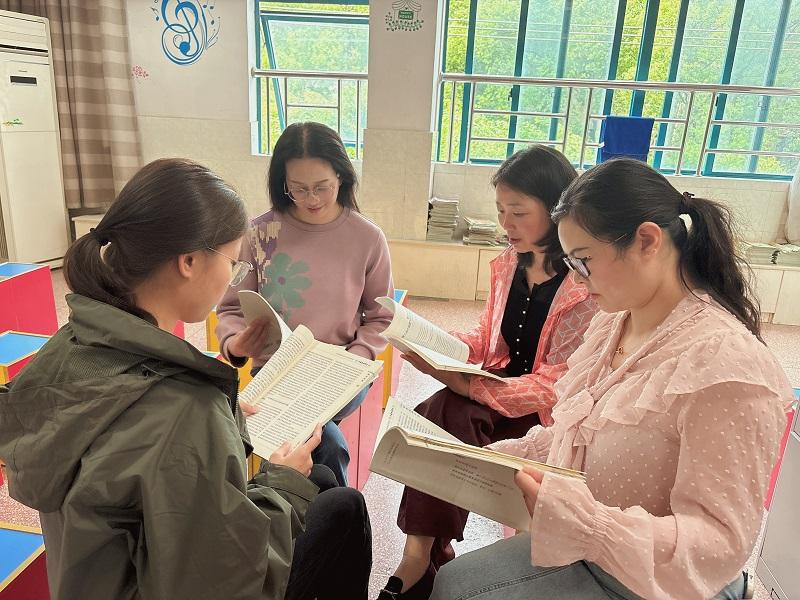 3教学杂志学习.JPG 3教学杂志学习.JPG