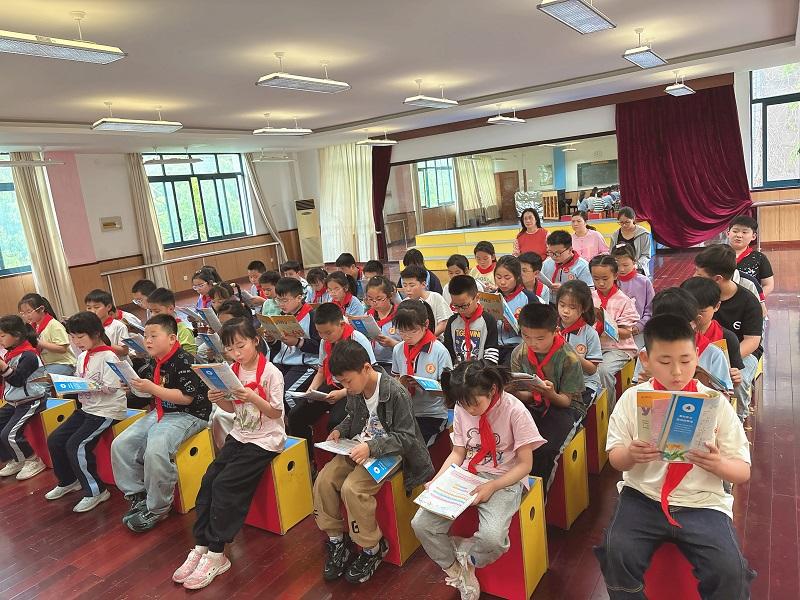 张建英1.JPG 张建英1.JPG