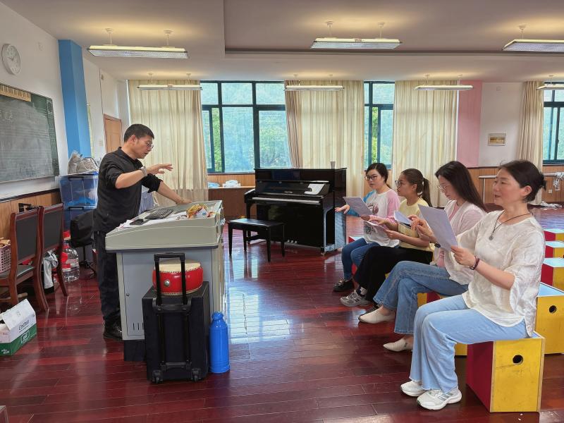 合唱培训.JPG 合唱培训.JPG