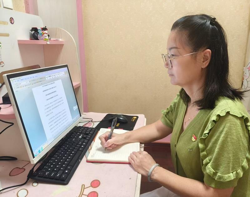 党员教师自主学习照1.jpg
