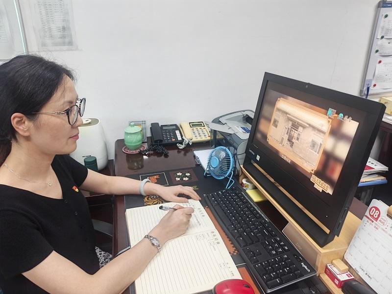 党员教师观看视频1.jpg